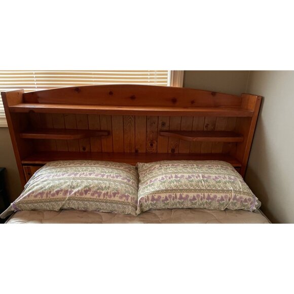 Vintage Handmade Pillowcases Set of 2 Used Standard Size Purple Green Floral - Picture 5 of 16